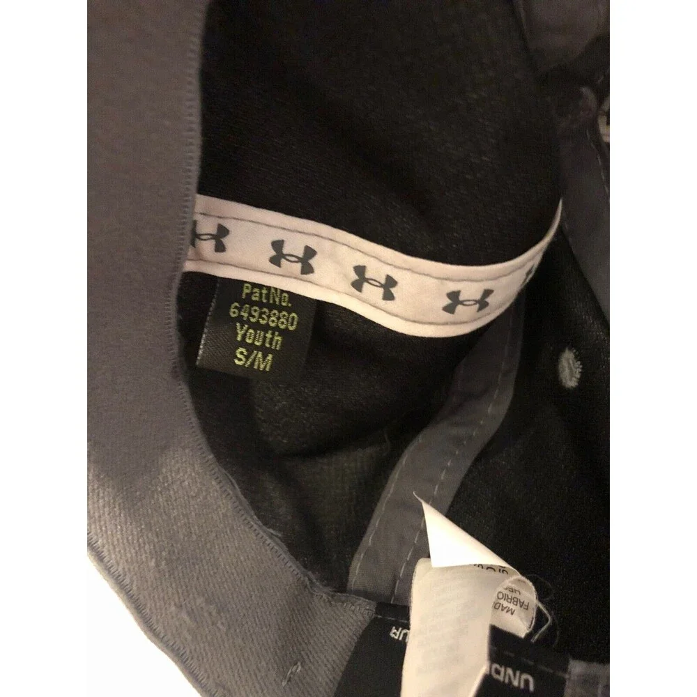 Under‎ Armour Cap Youth sm/med Gray Super Soft